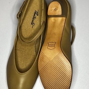 Character shoes